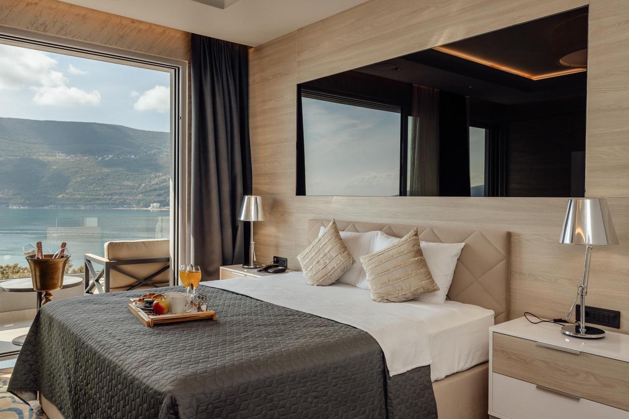 Garni Hotel Kruso Herceg Novi Exteriér fotografie
