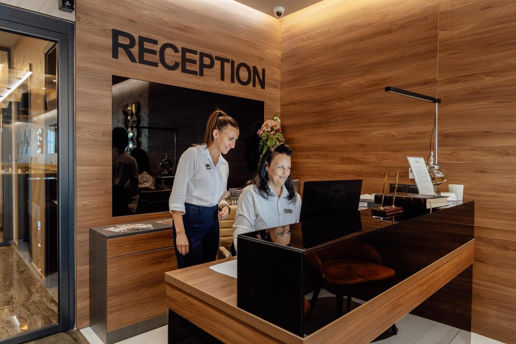 Garni Hotel Kruso Herceg Novi Exteriér fotografie